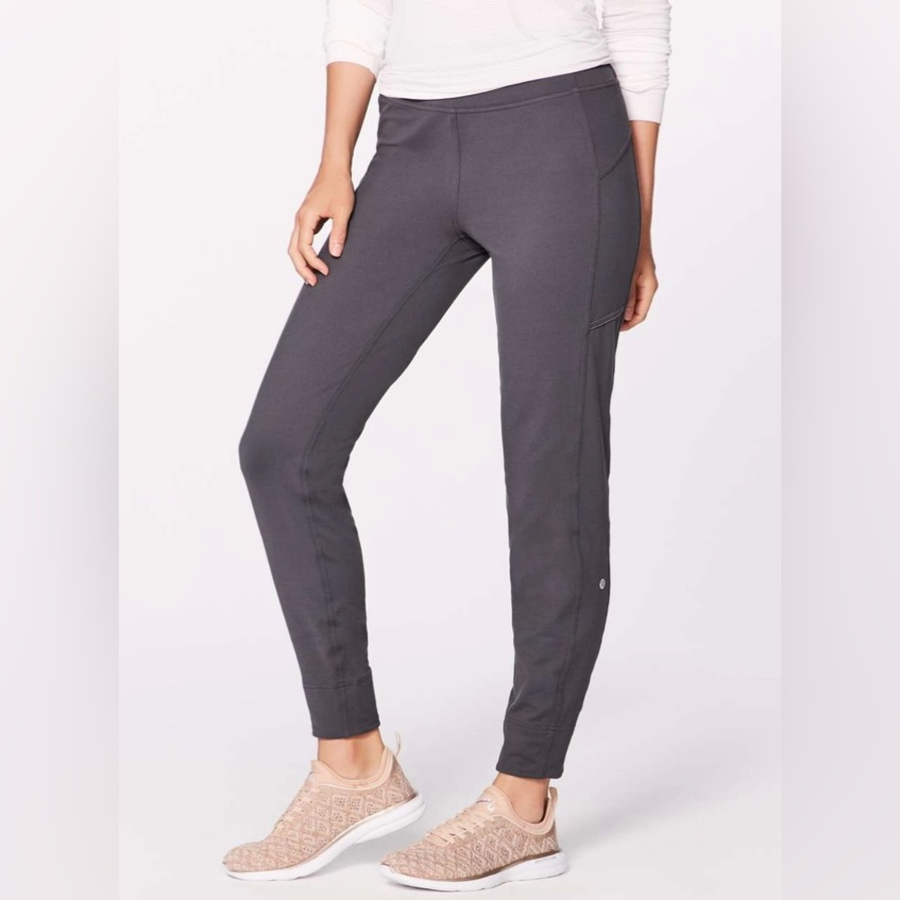 Lululemon Run On Jogger - Size 8 Dark Carbon